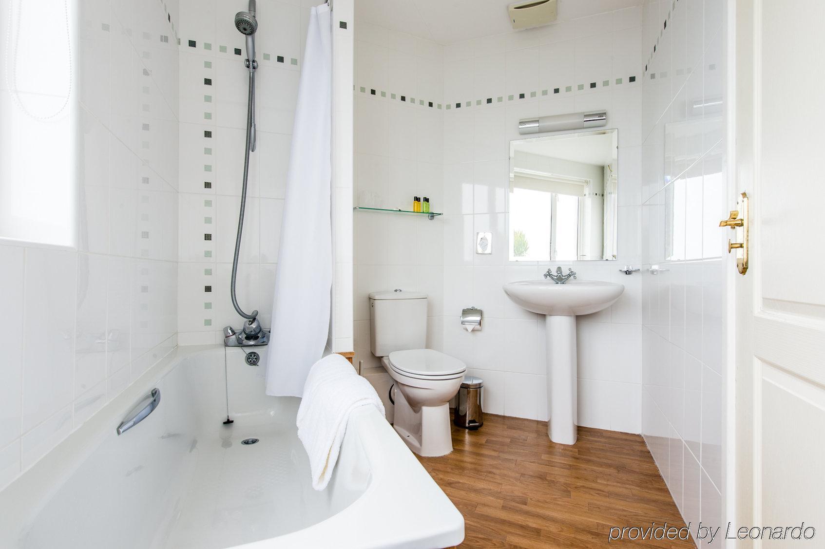 The Samares Coast Hotel & Apartments Saint Helier Quarto foto